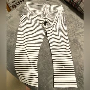 GLYDER navy stripe crops